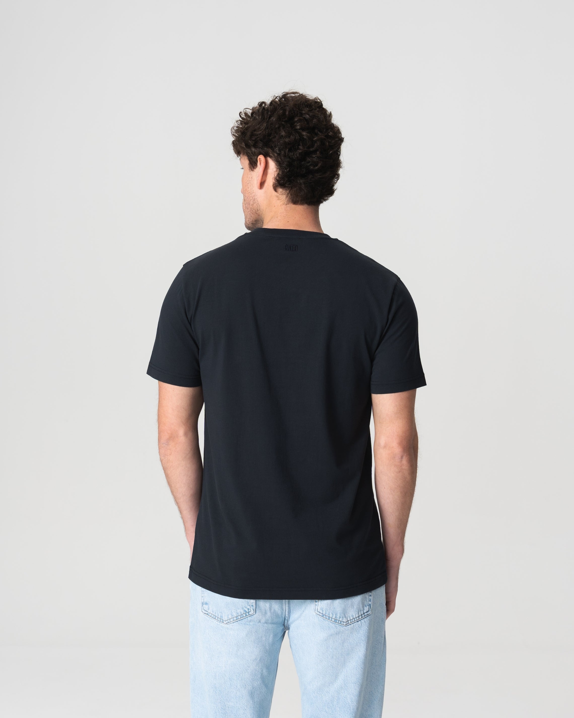 Camiseta Azul-Marinho Leve com Logo Bordado