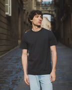 Camiseta Azul-Marinho Leve com Logo Bordado