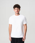Camiseta Branca Leve com Logo Bordado