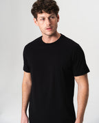 Camiseta Preta Leve com Logo Bordado