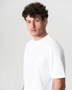 Camiseta Branca Estruturada com Logo Bordado