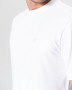 Camiseta Branca Estruturada com Logo Bordado