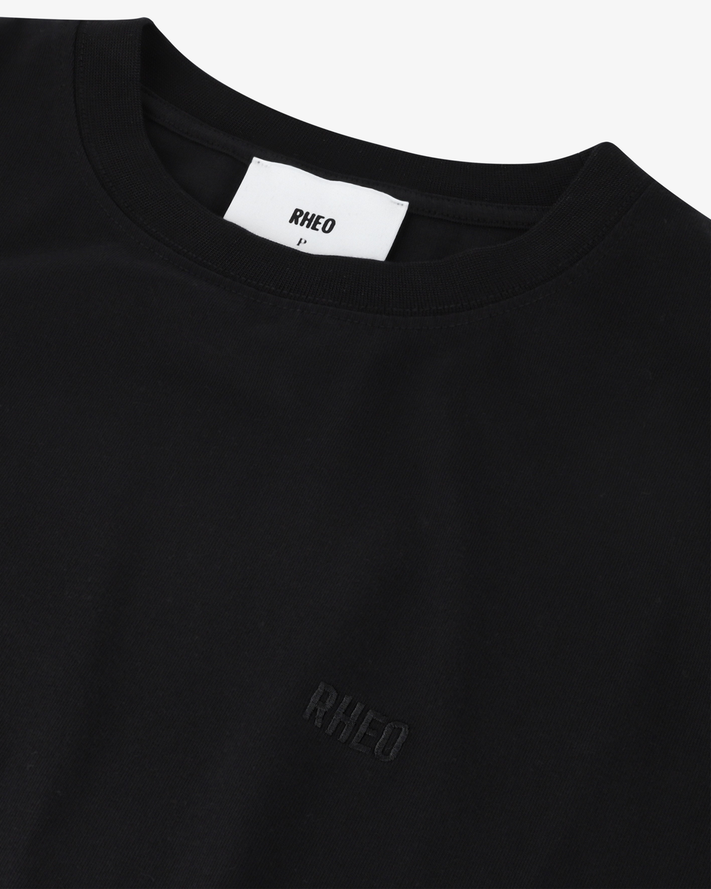 Camiseta Preta Estruturada com Logo Bordado