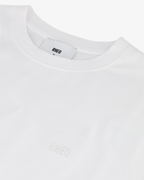 Camiseta Branca Estruturada com Logo Bordado