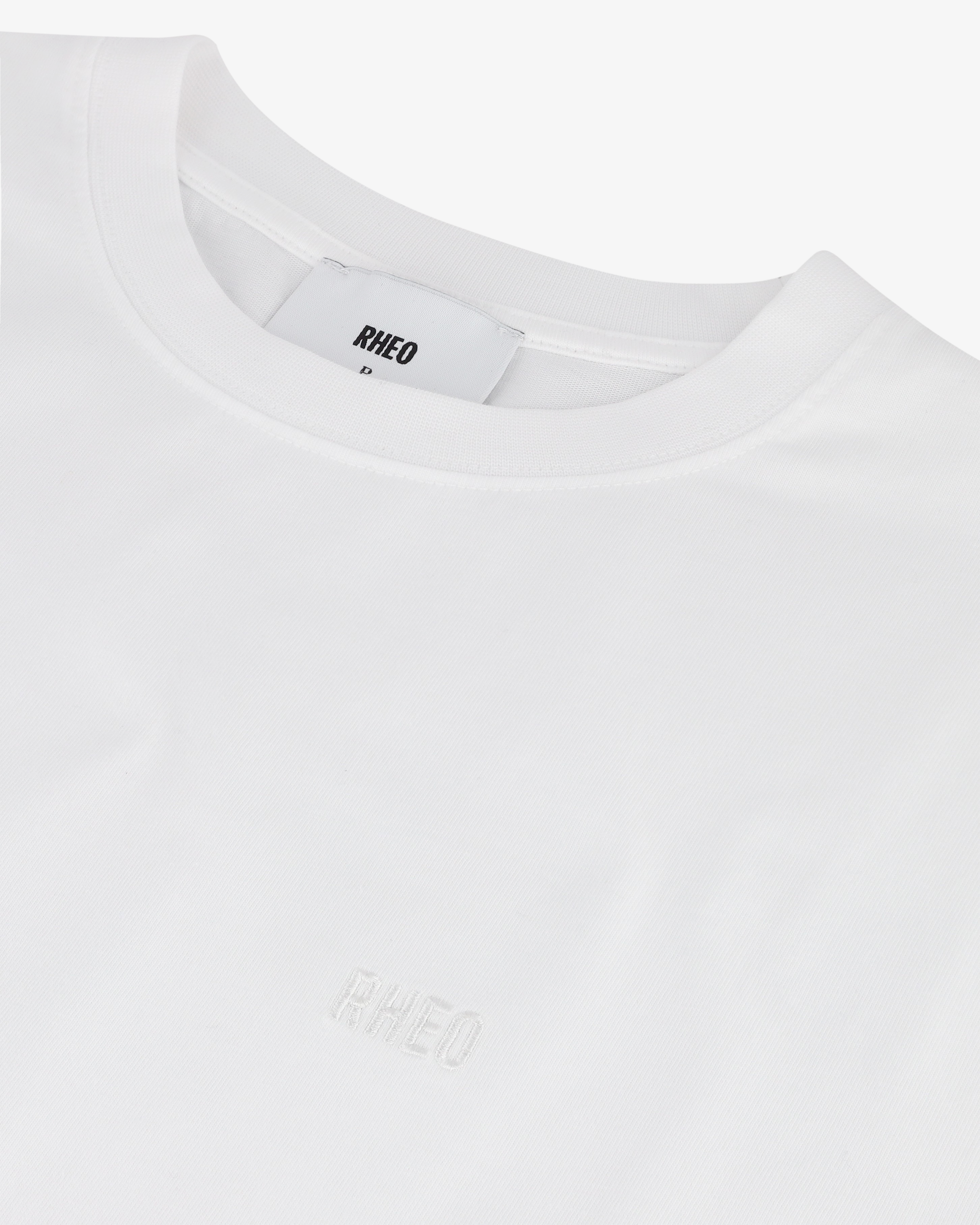 Camiseta Branca Estruturada com Logo Bordado